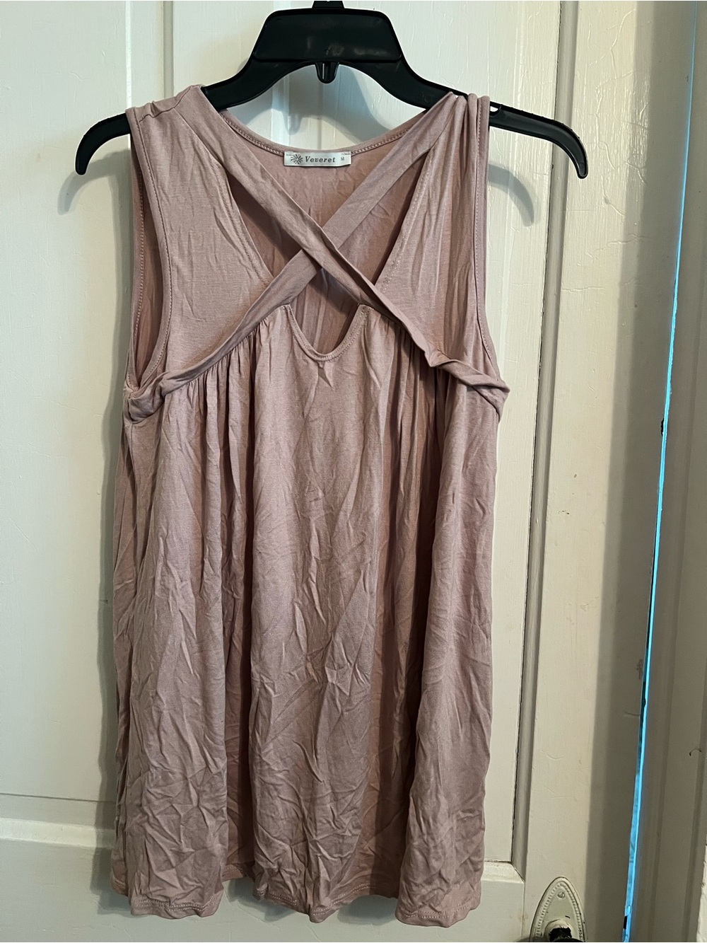 Versare Women’s Mauve Cross-Back Tank Top